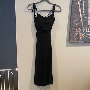 HALARA Black Midi Dress
